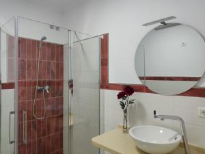 Gallery image of Apartamentos BARBAS in Villanueva de los Castillejos +38 photos