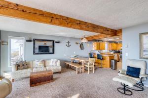 Posezení v ubytování D & D Ocean Retreat - Meredith Lodging