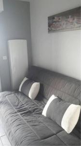 Posteľ alebo postele v izbe v ubytovaní 2 pièces ensoleillé accès direct plage