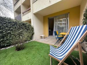 Ogród w obiekcie Studio au calme, plage et centre à pied, jardinet ensoleillé, parking privé - FR-1-550-51