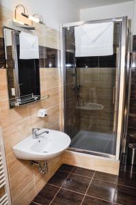 A bathroom at Apartmany Fonte Még 30 kép