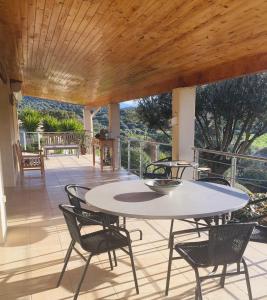 Balkón nebo terasa v ubytování LE PALADIN Porto Pollo Villa privée avec piscine chauffée