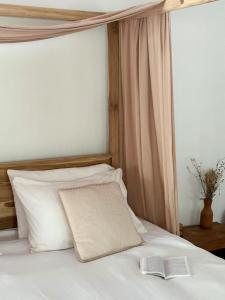 Postel nebo postele na pokoji v ubytování Le Cabanon + 30 fotografií
