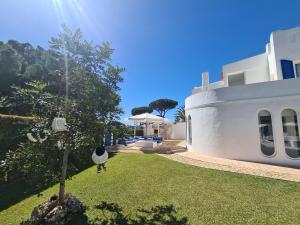 En have udenfor Villa Azul - Clever Details, Luxury villa, private pool, access to a club with tennis court, playground, communal pools