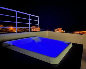 Swimmingpoolen hos eller tæt på Cobertura Jacuzzi Vista Mar