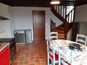 Kuchyňa alebo kuchynka v ubytovaní Maison du Soleil chez Isa