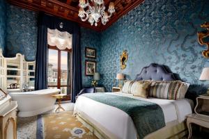 Ліжко або ліжка в номері The Gritti Palace, a Luxury Collection Hotel, Venice