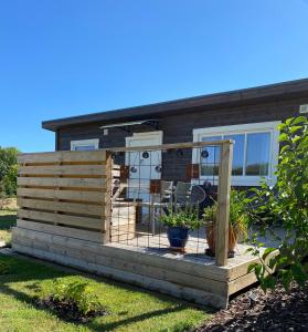 Cozy cottage near the sea, Blekinge skärgård外面的花园