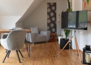 Μια τηλεόραση ή/και κέντρο ψυχαγωγίας στο Akzent