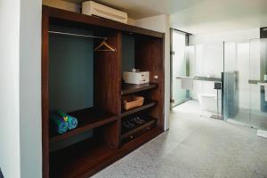 Ein Badezimmer in der Unterkunft Javana Royal Villas