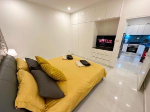 TV a/nebo společenská místnost v ubytování View Talay Villas - Luxury, 2 Bedroom - private pool villa, 500m from Jomtien beach - VTV 45