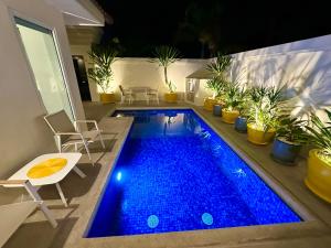 Bazén v ubytování View Talay Villas - Luxury, 2 Bedroom - private pool villa, 500m from Jomtien beach - VTV 45 nebo v jeho okolí