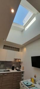 A kitchen or kitchenette at BARBARA Classy Apartment 101
