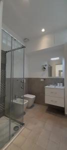 A bathroom at BARBARA Classy Apartment 101