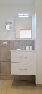 A bathroom at BARBARA Classy Apartment 101