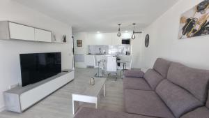 A kitchen or kitchenette at Casilla de Costa Luxury home