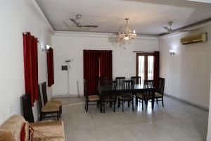 Posezení v ubytování Hotel Ashray Noida