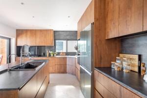 Kép Villa Sentiu. Hermoso chalet szállásáról Gavàban a galériában