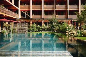Bazén v ubytovaní MalisGarten Green Spa Hotel alebo v jeho blízkosti