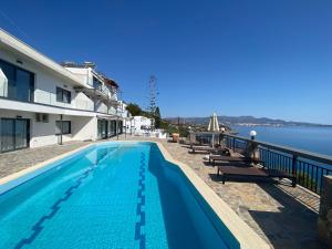 Πισίνα στο ή κοντά στο Ostria Apartments