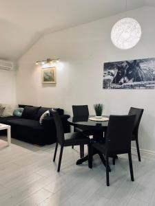 Posezení v ubytování Apartment Beshtie + 19 fotografií