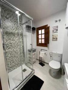 A bathroom at Habitación con encanto