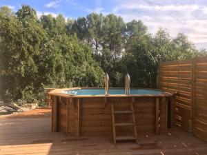 Fotografie z fotogalerie ubytování Gîte Cocooning avec balnéo et piscine privatives v destinaci Flayosc