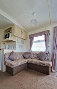 Kuchyň nebo kuchyňský kout v ubytování Oasis S193 Caravan, Golden Palm Resort