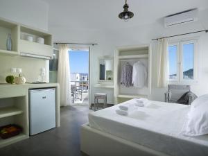 Gallery image of Garifalakis Comfort Rooms in Pollonia