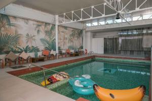 Bazén v ubytování Hotel Ambrosiano nebo v jeho okolí