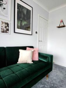 Ruang duduk di Quirky, Family Home in Glasgow