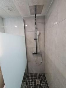 Kúpeľňa v ubytovaní Lorcrimar 3 Apto cerca de la playa con piscina