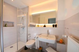 Minderleins Apart tesisinde bir banyo