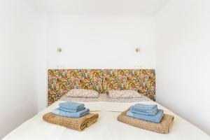 Postel nebo postele na pokoji v ubytování Beach apartment Big terrace Playa las Americas + 37 fotografií