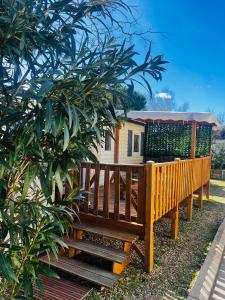 Φωτογραφία από το άλμπουμ του Mobil-home COSY clim&tv-3 Chambres σε Vic-la-Gardiole