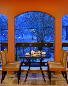 A seating area at Z Inn Ioannina