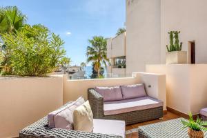 A seating area at Hanami Bahia de la Plata Penthouse BDLP10A2A