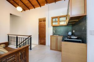 Kuchyň nebo kuchyňský kout v ubytování Deema's Villa