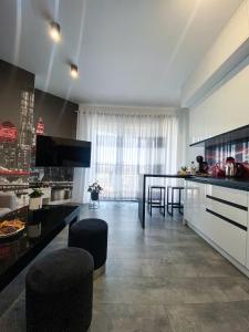 Kuchyňa alebo kuchynka v ubytovaní Apartament Manhattan City Center