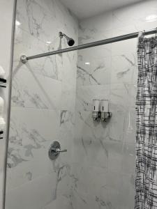 Ein Badezimmer in der Unterkunft Incredible comfortable apartments near the airport and beaches