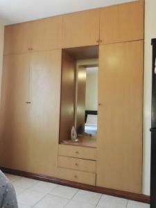 Φωτογραφία από το άλμπουμ του TripleA Furnished Apartment στο Ναϊρόμπι