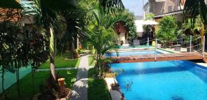 Bazén v ubytování Hotel-Restaurante Ancora nebo v jeho okolí