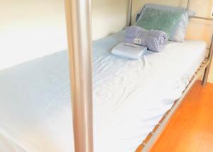 Posteľ alebo postele v izbe v ubytovaní FLiXBEDS - The Man Cave Free Laundry - Parking - Wi-Fi