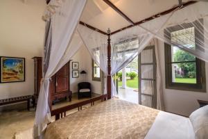 Postel nebo postele na pokoji v ubytování Taru Villas Mawella - Tangalle + 37 fotografií