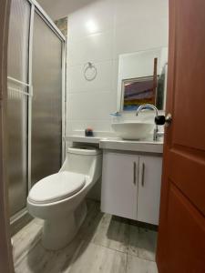 Vannituba majutusasutuses Acuarios Hostal