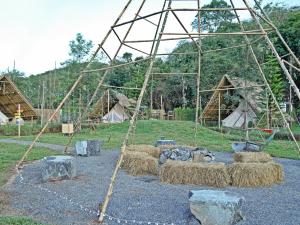 Yellowstone Camps Resort Khao Yai外面的花园