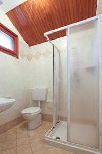 Phòng tắm tại Villa Cellini +8 ảnh