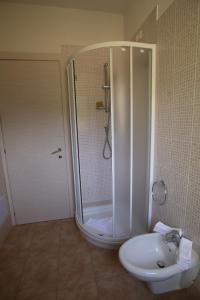 A bathroom at Le Vanille