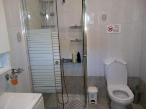 Fotografia z galérie ubytovania Airport's Close, Cozy Flat for 6 Persons v destinácii Markopoulon