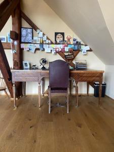Fotografie z fotogalerie ubytování Altbauwohnung mit Fachwerk v destinaci Anif